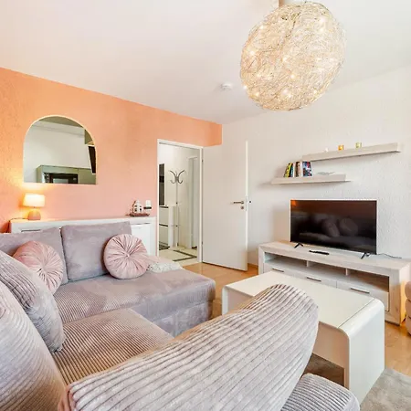Wohnen Auf Zeit, Stilvolles Mit Balkon & Parkplatz Nahe Frankfurt Lägenhet *