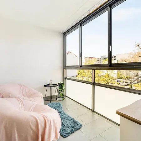 Apartment Stilvolles City-apartment Mit Balkon & Parkplatz, Naehe Frankfurt *