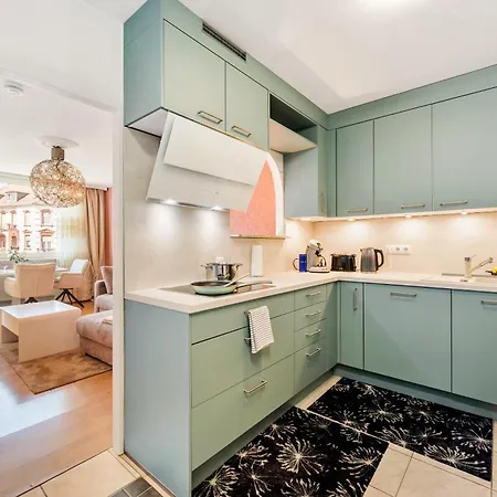 Stilvolles City-apartment Mit Balkon & Parkplatz, Naehe Frankfurt