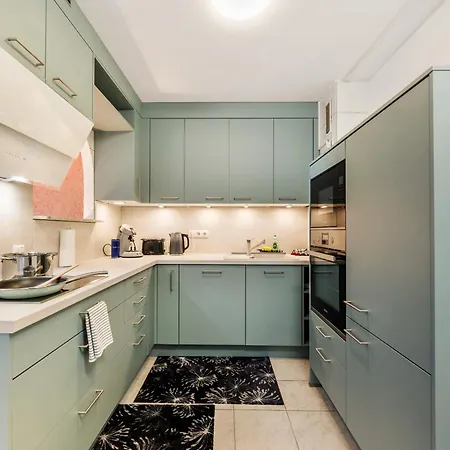 Apartment Stilvolles City-apartment Mit Balkon & Parkplatz, Naehe Frankfurt